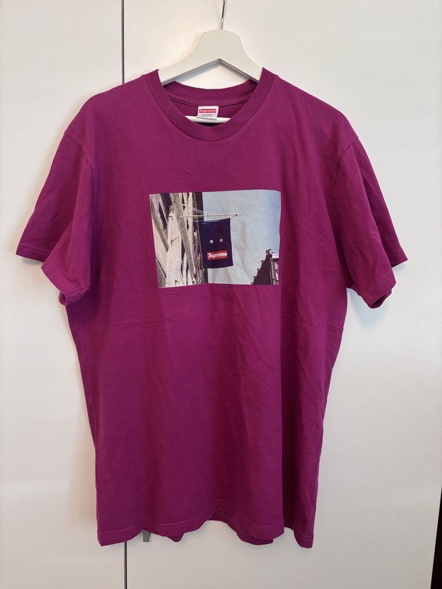 Supreme T-shirt: T-shirt Suprême – Usato da Genève venduto da Nathanwatchch