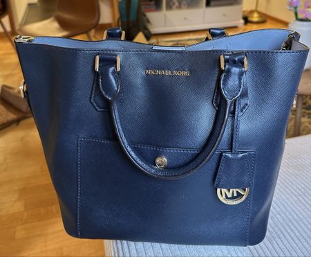Elegante Michael Kors Handtasche in Dunkelblau, Top Zustand