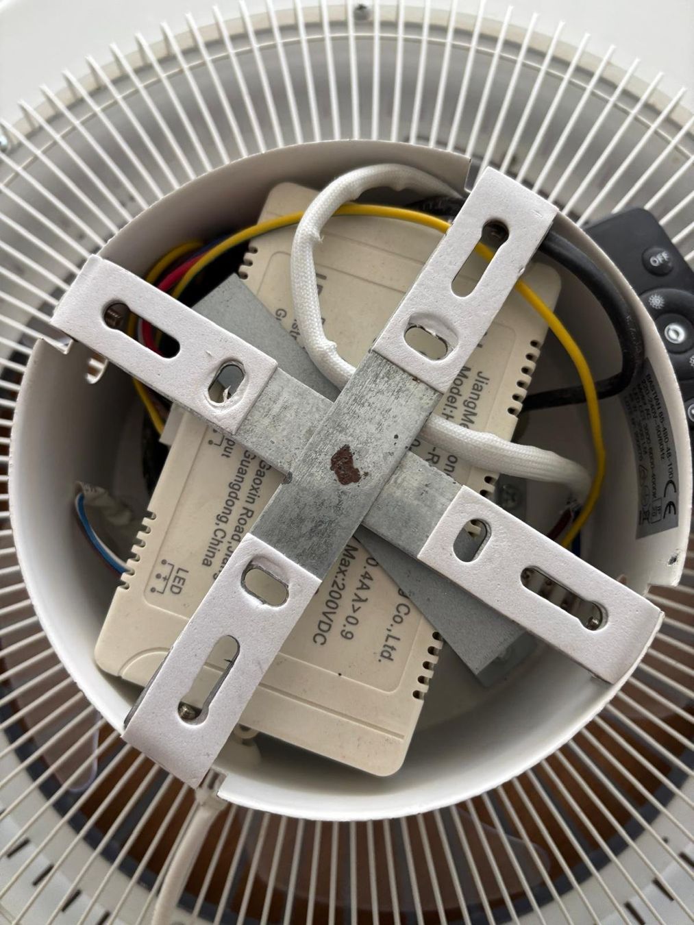 Ventilatori: Deckenventilator mit LED-Licht + Fernbedienung – Usato da Alpnach Dorf venduto da Hbalzli 3