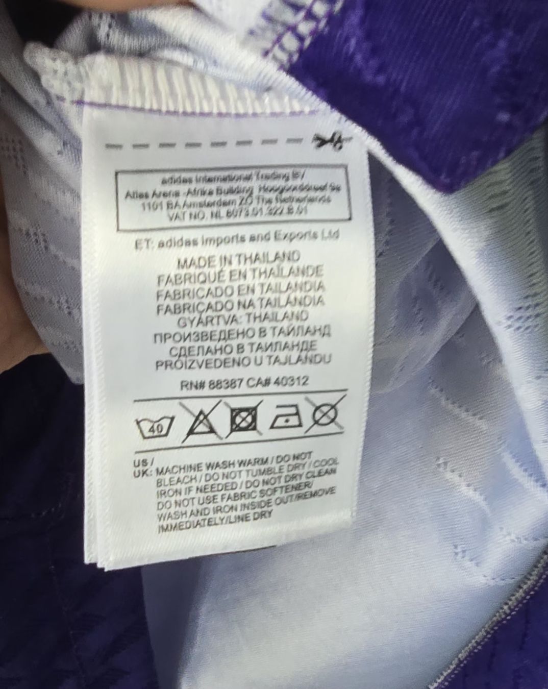 Real Madrid Canottiere & Pantaloni: Maillot Real Madrid Y-3 Violet Fleur - Taille M – Usato da Genève venduto da MariaS2 5