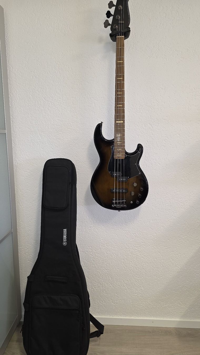 Yamaha Strumenti musicali: Basse Yamaha BB734A – Usato da Bulle venduto da ghonore