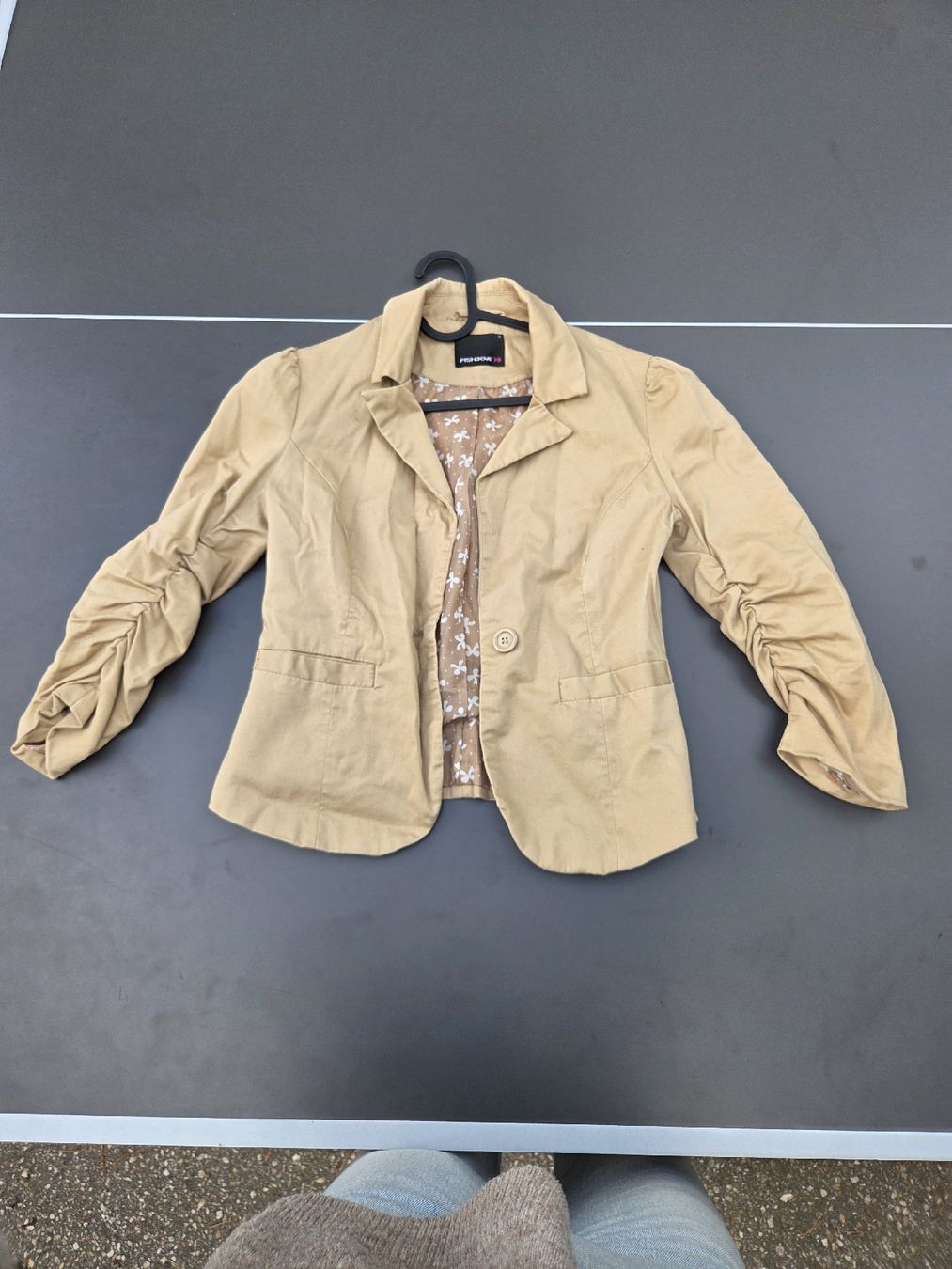 Giacche: Damen Blazer Farbe beige Grösse S – Usato da Zürich venduto da mi.ha.6