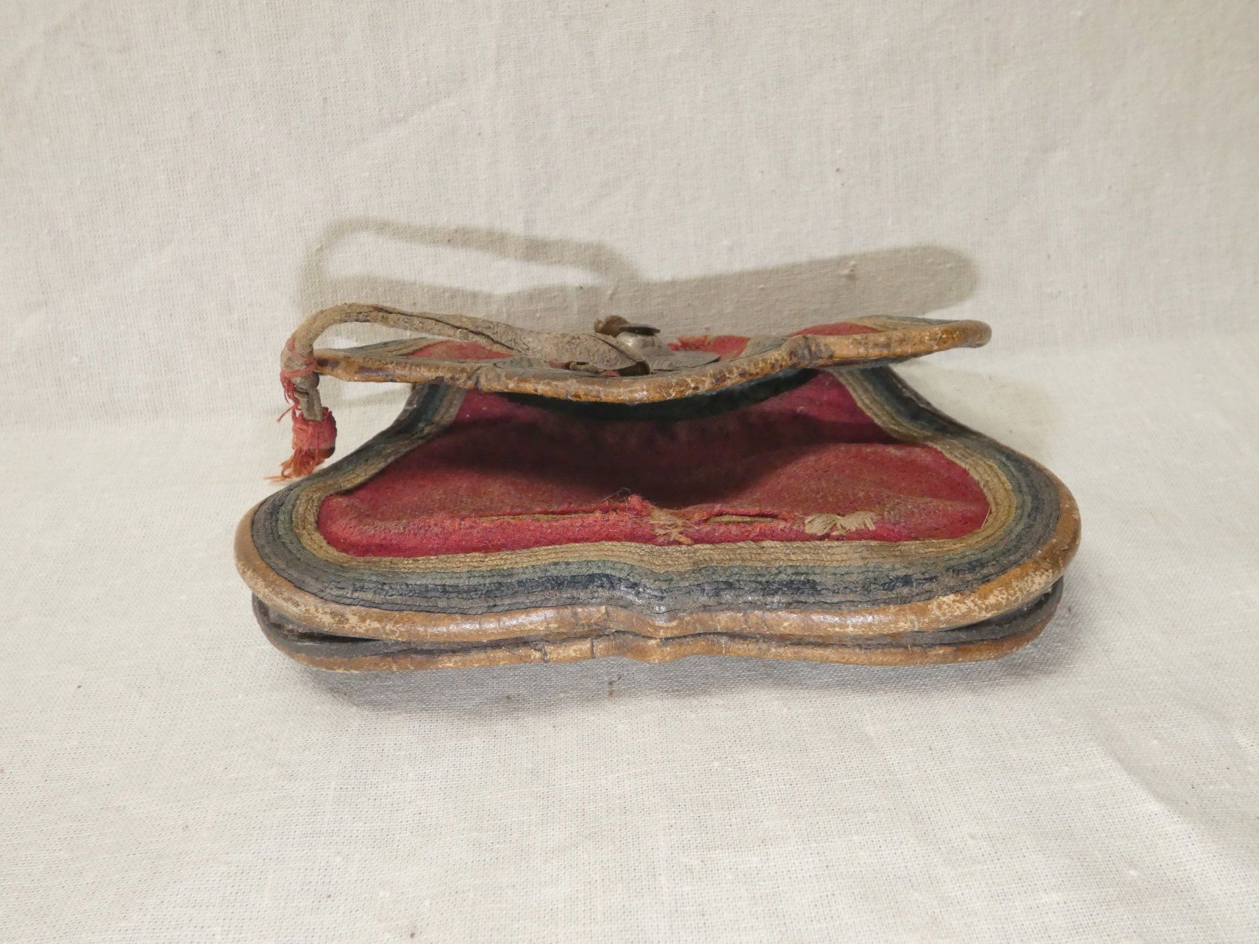 Statuette: Ancienne bourse du Tibet – Usato da Cernier venduto da Tashi_Delek 3