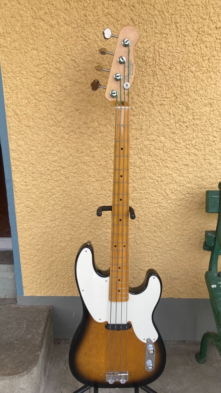 Fender Strumenti musicali: FENDER PRECISION BASS – Usato da Basel venduto da Aspargus
