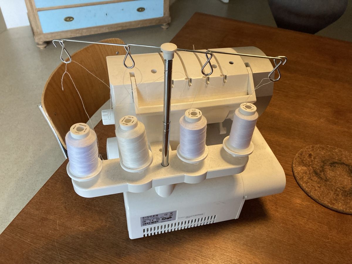 Singer Nähmaschinen: Overlock Singer Nähmaschine – Gebraucht aus Zürich von gfe_2cmh 1