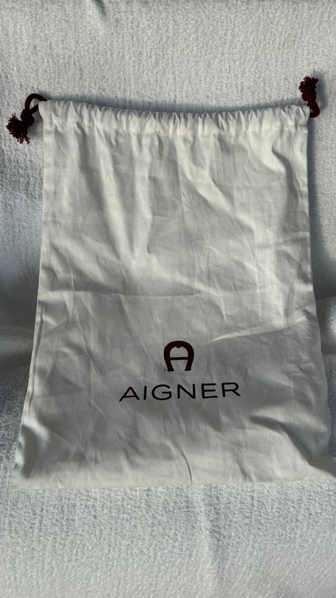 Aigner Taschen: Aigner Tasche schwarz – Neu und originalverpackt aus Speicherschwendi von sen_r6wk 8