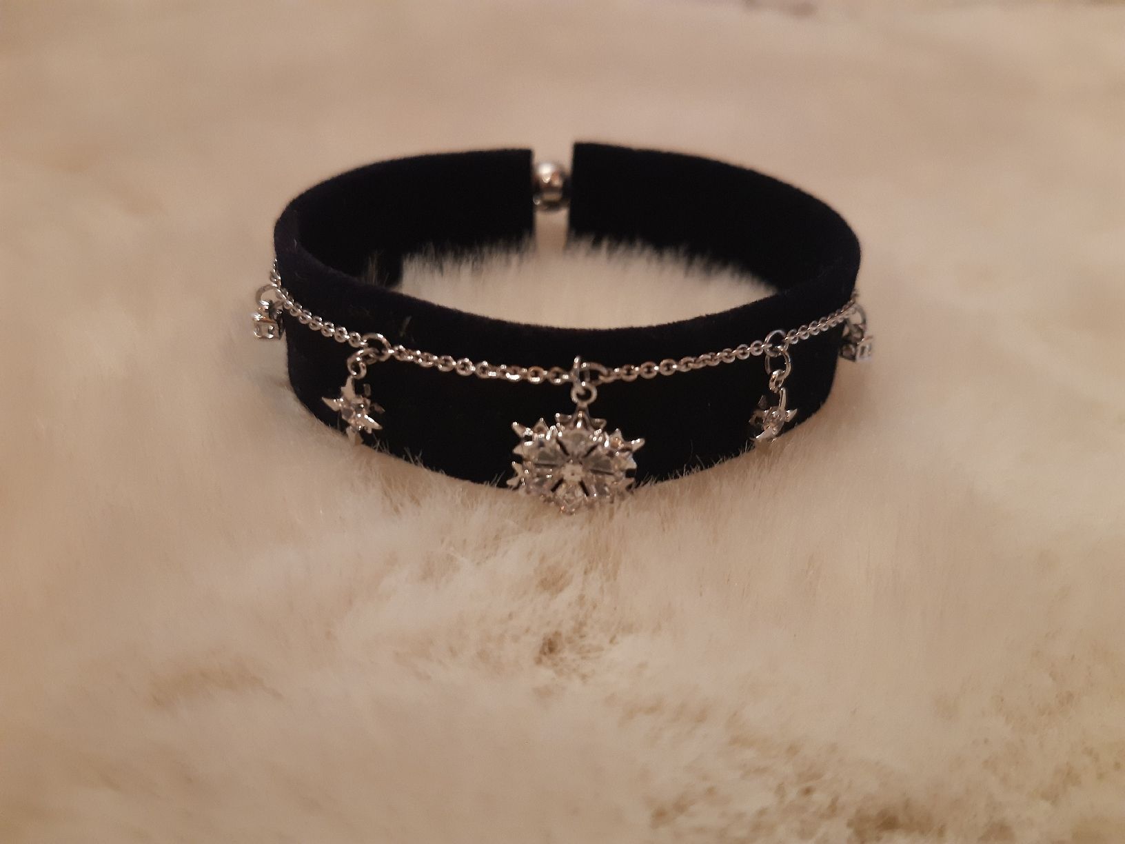 Swarovski Bracciali & Braccialetti: Wunderschönes Swarovski Armband mit Schneeflocken – Usato da Toffen venduto da Gwunderegge77 1
