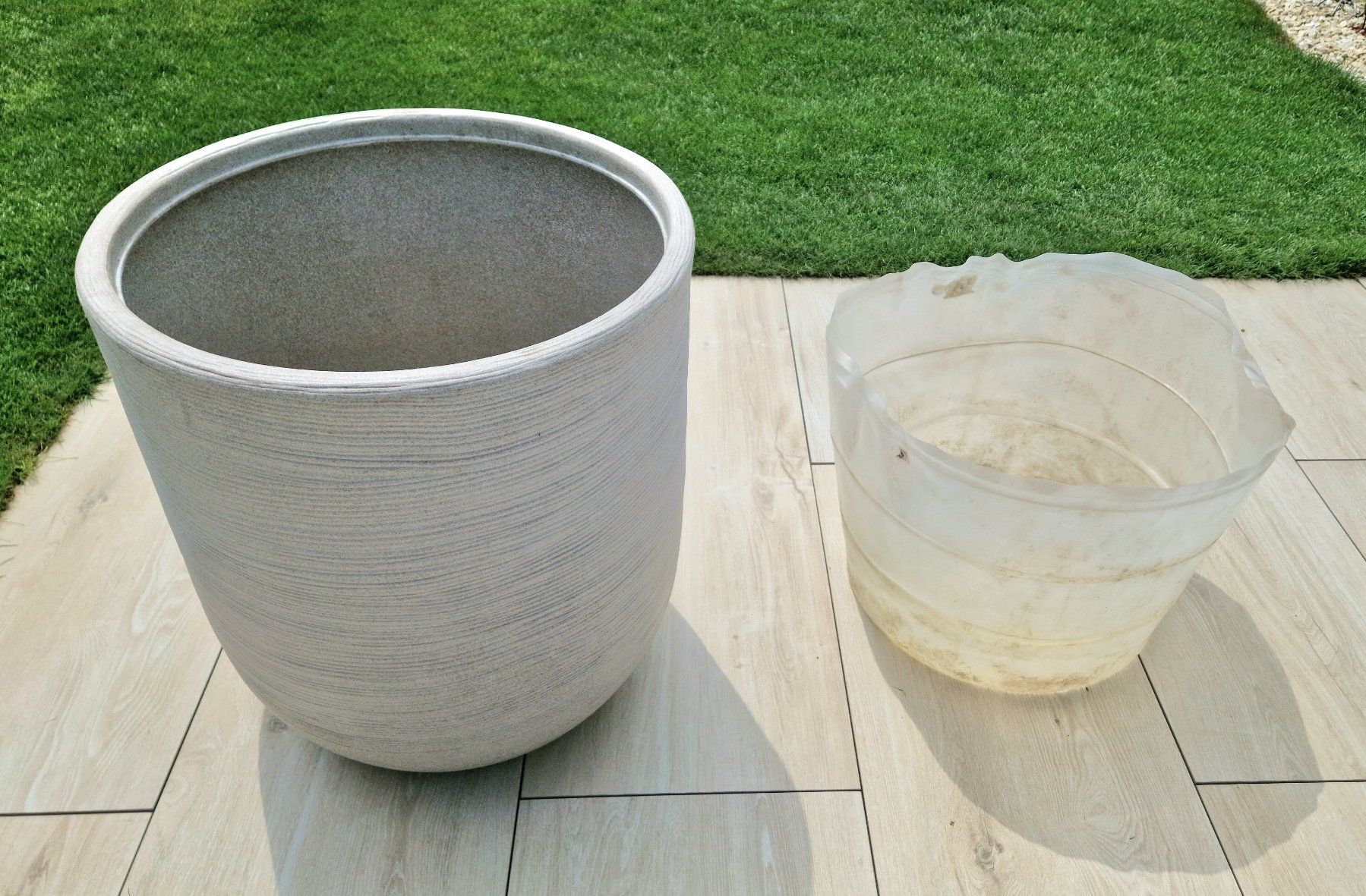 Vasi per fiori: Pflanzentopf, Steinoptik, hell beige, guter Zustand – Usato da Mägenwil venduto da Ricotta01 2