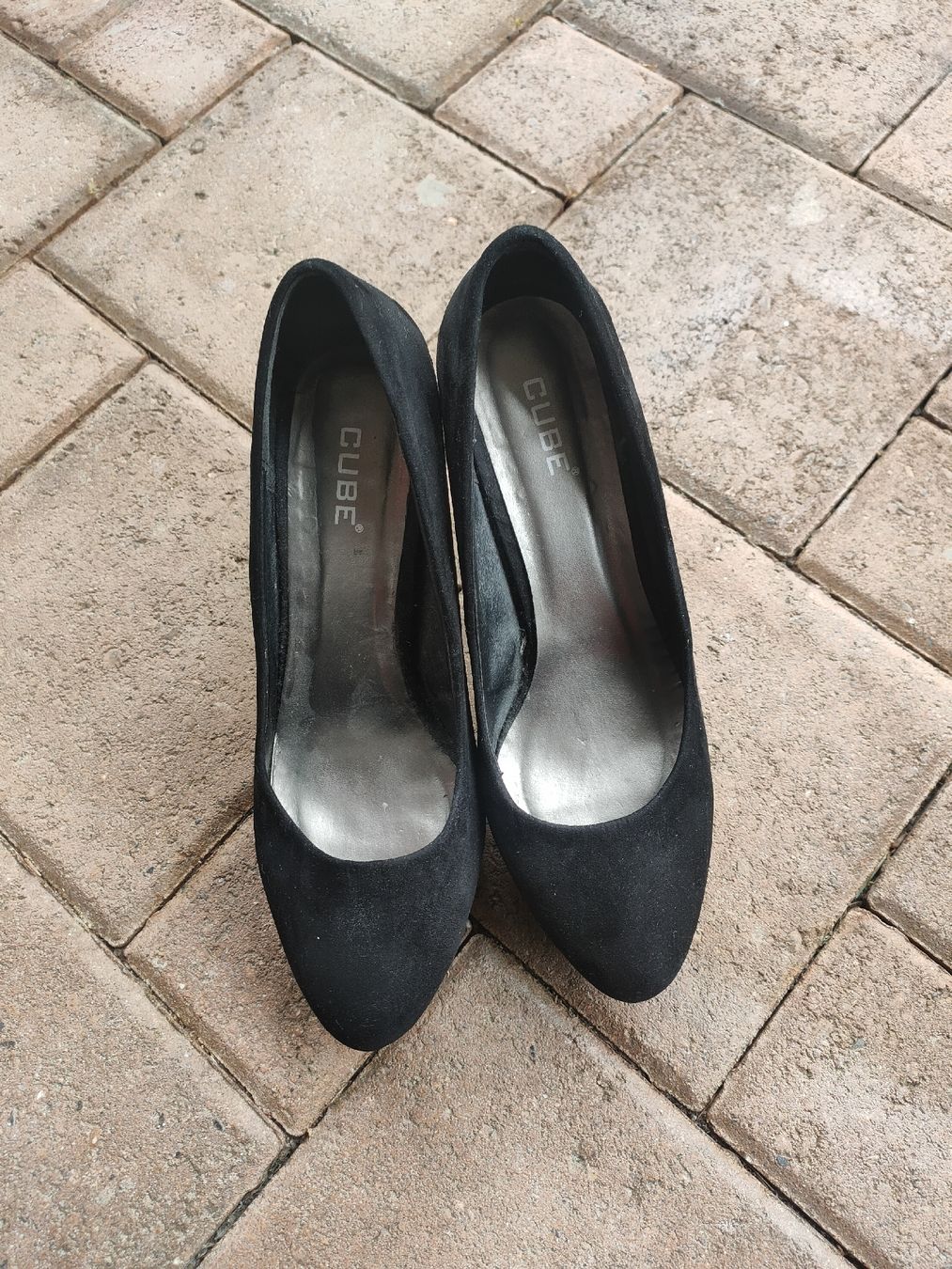 Cube Scarpe da donna: Schwarze CUBE High Heels, Grösse 38 – Usato da Horgen venduto da Lulusa 1