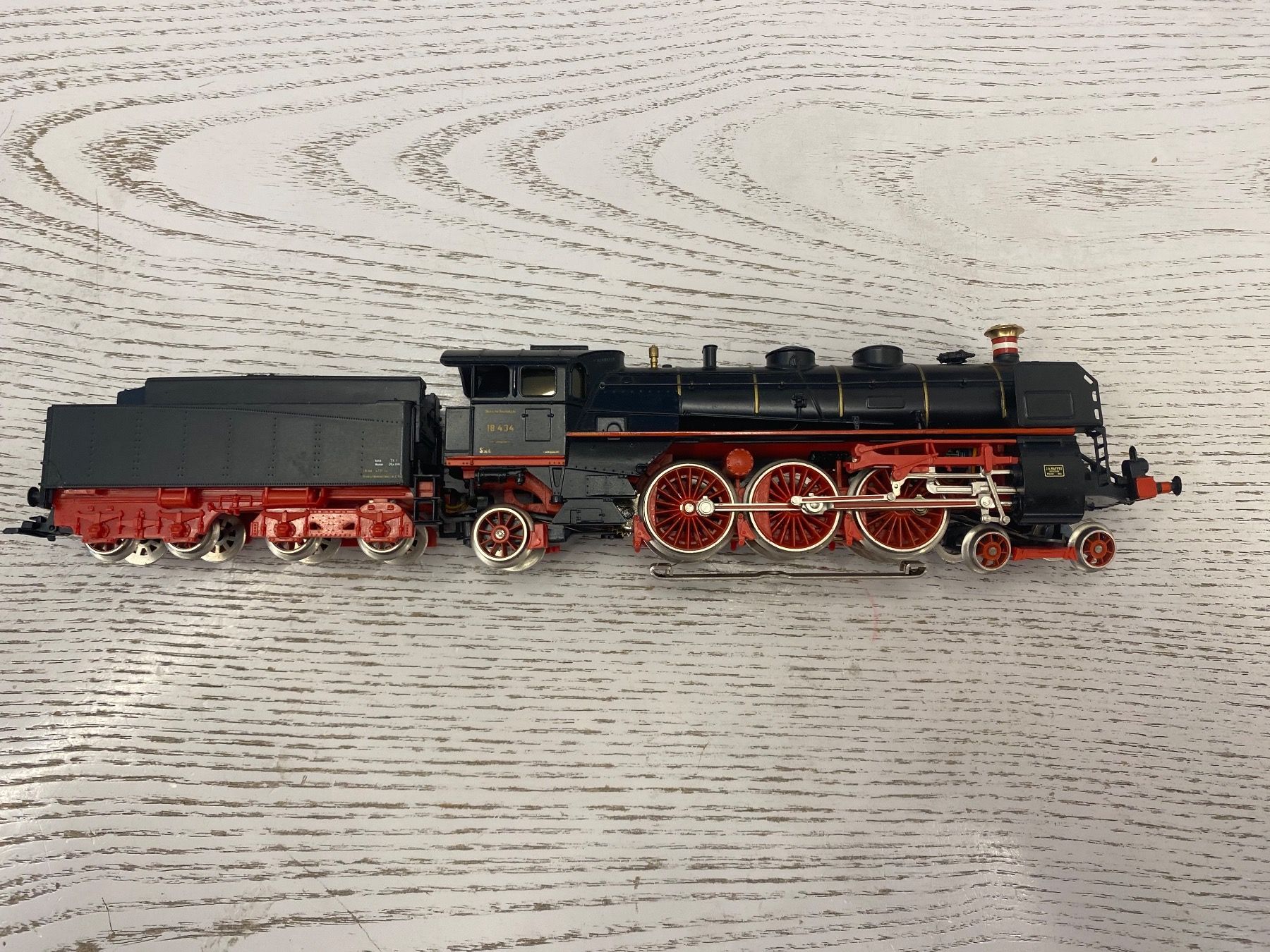 Märklin Modellini di ferrovie: Märklin 3518 DRG BR18.4 – Usato da Lupsingen venduto da New-Haven 2