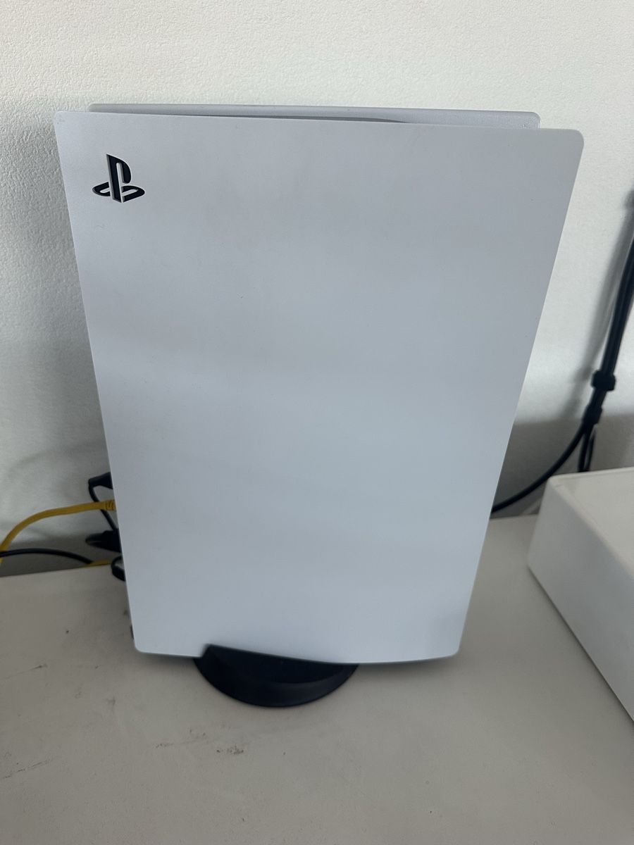 Sony Console: PlayStation 5 Disk,3+22Games&Div.DVDs,3Controller,Chargerpot – Usato da Heimberg venduto da mister_k11 2