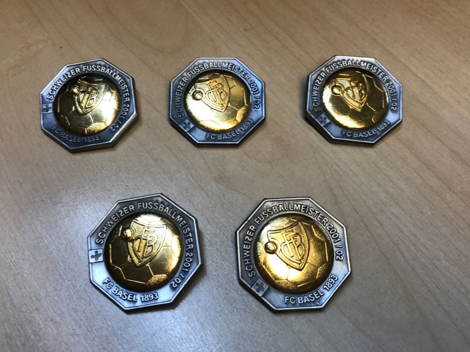 Medaglie: FC Basel Meister-Plakette 2001 / 2002 – Nuovo (secondo la descrizione) da Emmenbrücke venduto da DanielStulz62
