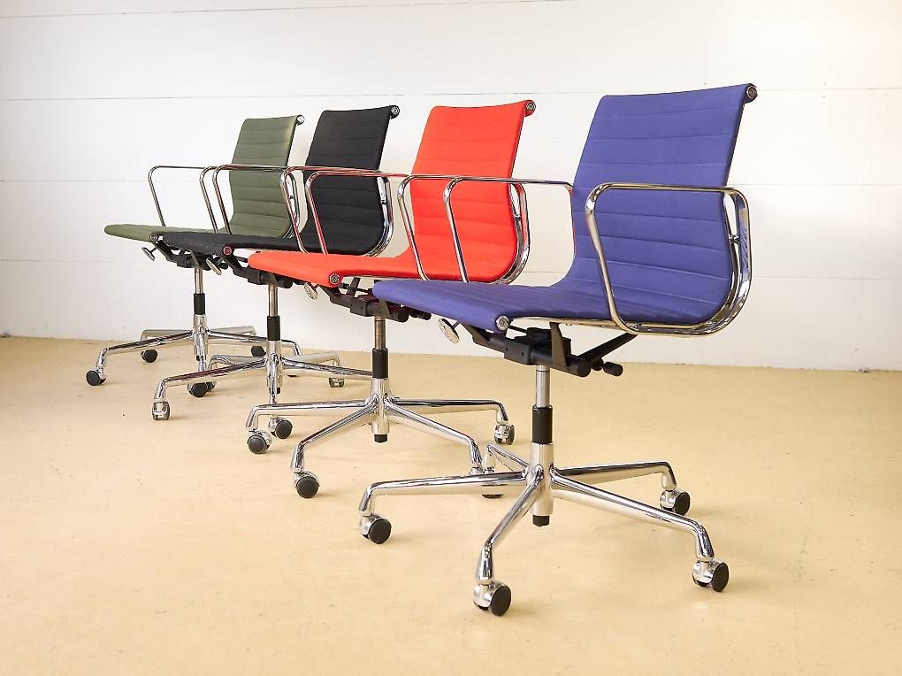 Chaises: Vitra Eames Bürostühle EA117 – D'occasion à Meinisberg par atelier_TILIJA
