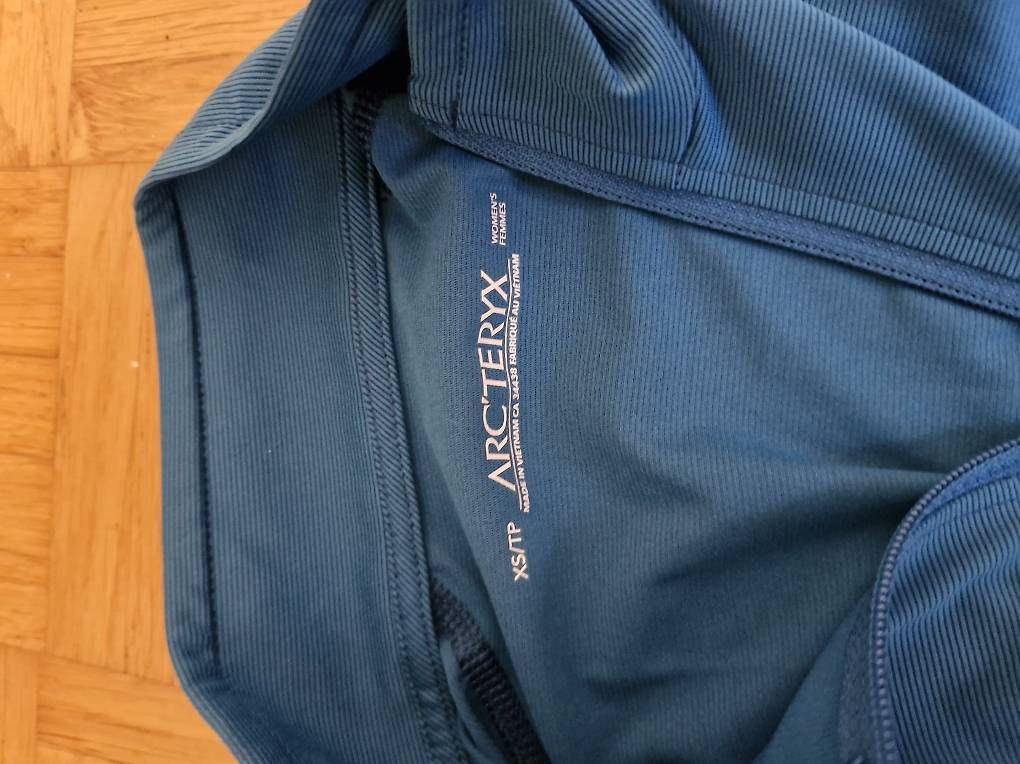 Pulls & Sweat-shirts: Arc'teryx Phase SL Zip Neck Longsleeve – D'occasion à Biel/Bienne par mor_x958