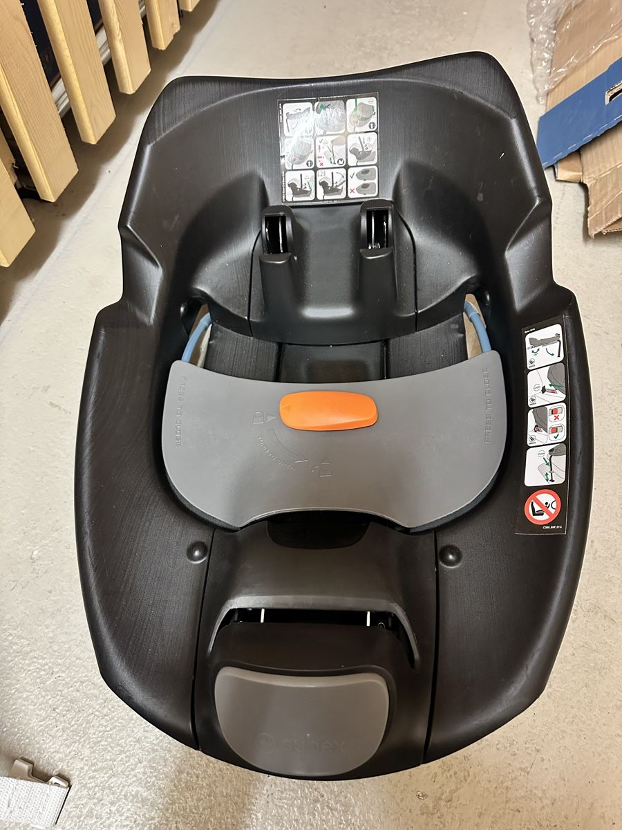 Cybex Seggiolini per auto: Cybex Babyschale isofix – Usato da Biel/Bienne venduto da sel_8svt