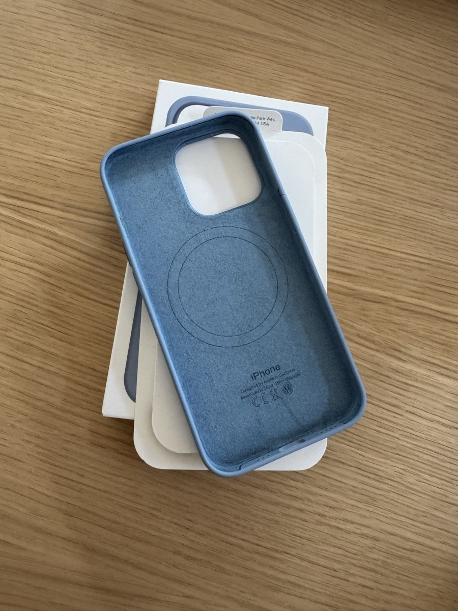 Apple Coques & Protection écran: Apple iPhone 13 Pro Silikon Case mit MagSafe – D'occasion à St. Gallen par Raqualele 2