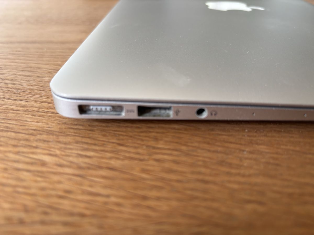 Apple Notebook: Apple MacBook Air 11" Mitte 2013, i5, 4GB RAM – Usato da Luzern venduto da guisch 2
