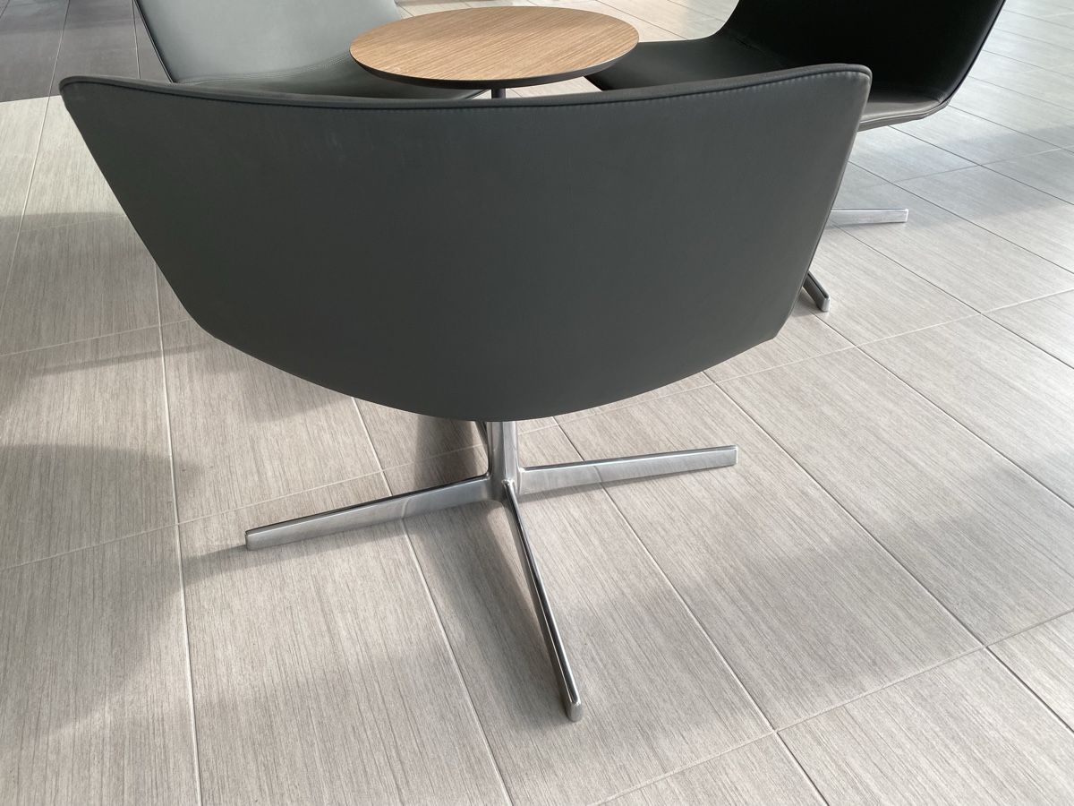 Set di tavolo e panche: Tisch und drei Stühle – Usato da Hägglingen venduto da Karin0802 5