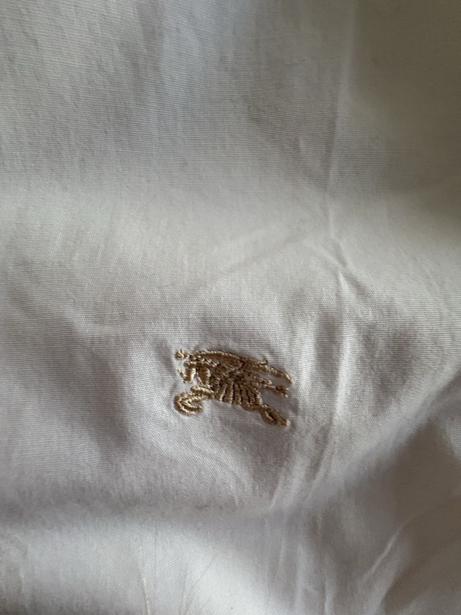 Burberry Chemises: Camicia Burberry bianca maniche lunghe  – D'occasion à Giubiasco par mol_f9mf 4