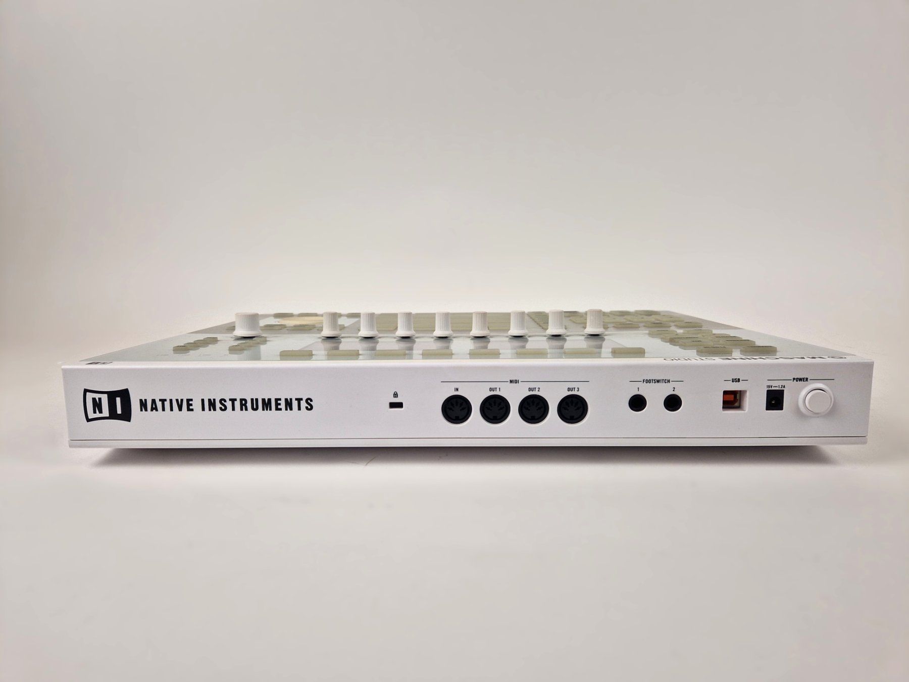 Instruments de musique: Maschine Studio White – Neuf (Voir description) à Basel par Restwert_Basel 6