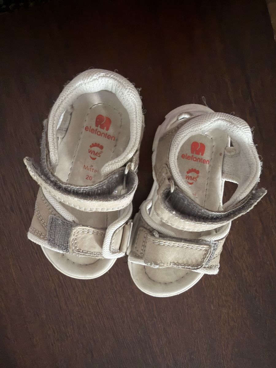Elefanten Schuhe für Jungen: Elefanten Sandalen Grösse 20 – Gebraucht aus Pratteln von sarax3.- 1