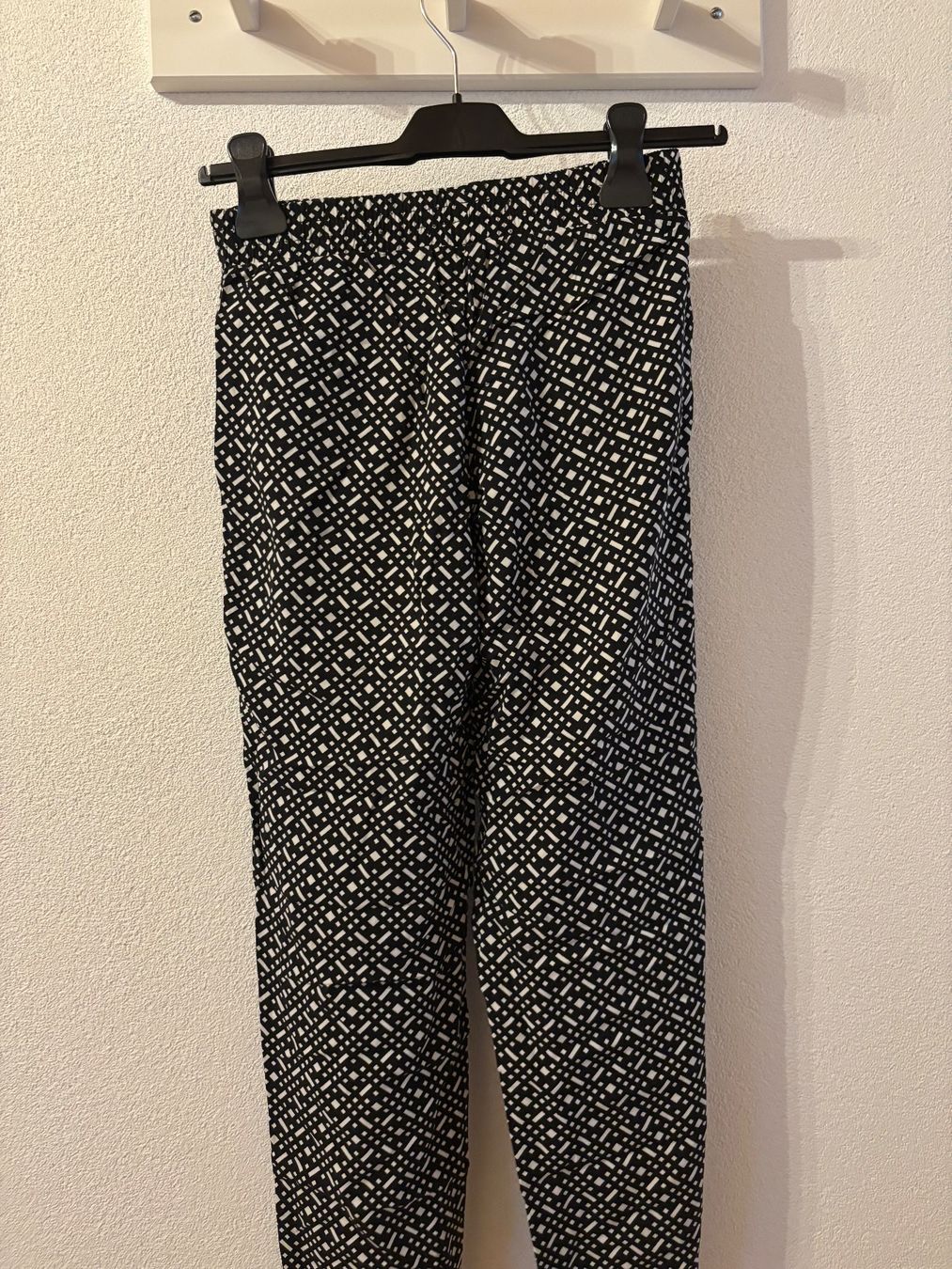 Tally Weijl Hosen: Pantalon ample – Gebraucht aus Grandvillard von Elsa.Del 1