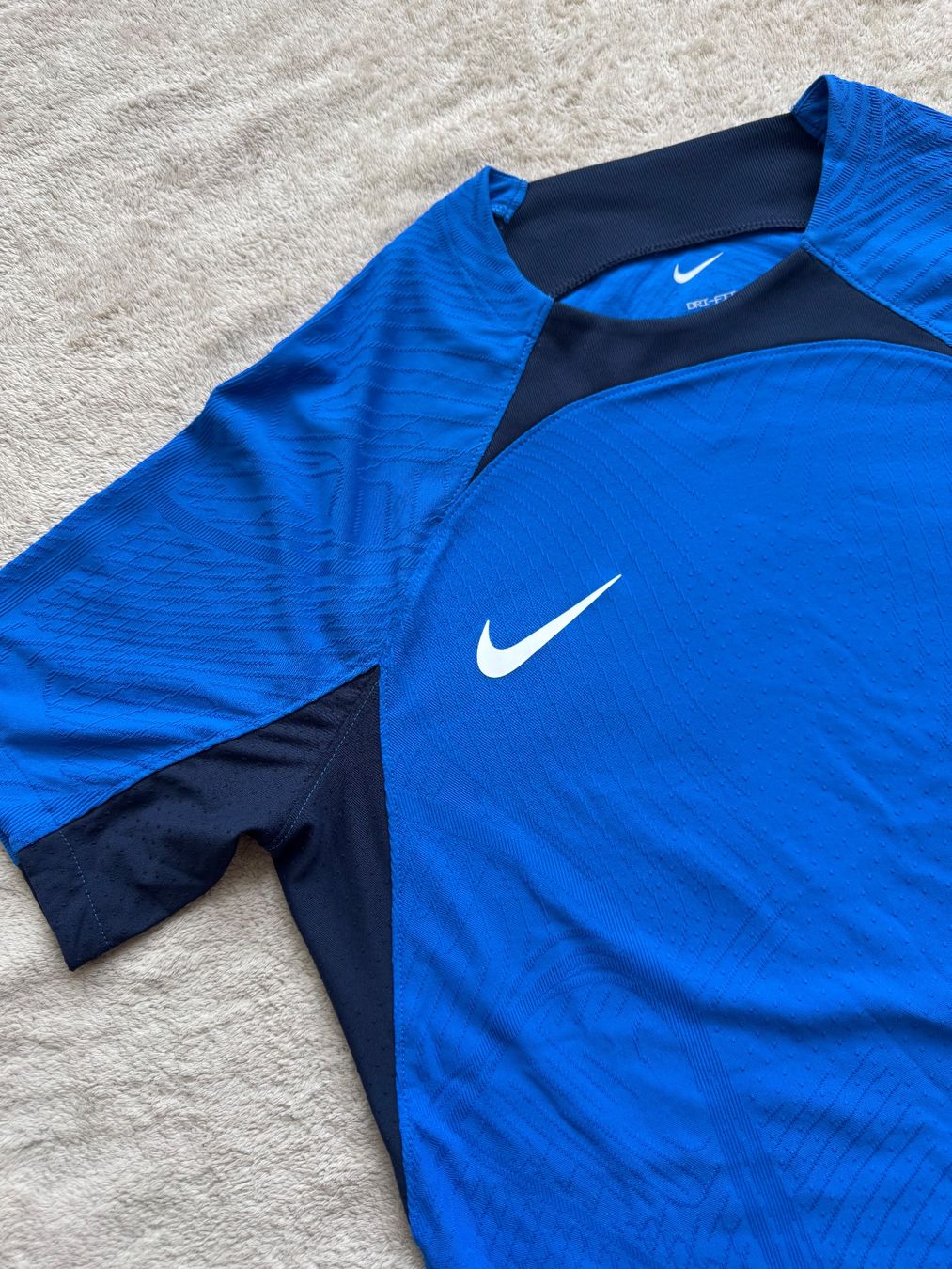 Nike T-shirt: T-Shirt Nike Performance – Nuovo e nell'imballaggio originale da Oftringen venduto da bmw_b8bm 1