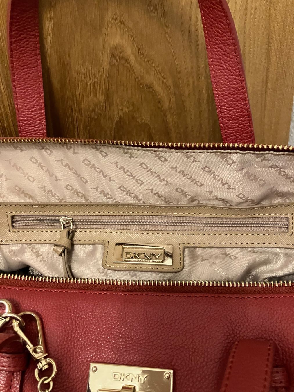 DKNY Borse da donna: DKNY Ledertasche – Usato da Walchwil venduto da Maxana 5