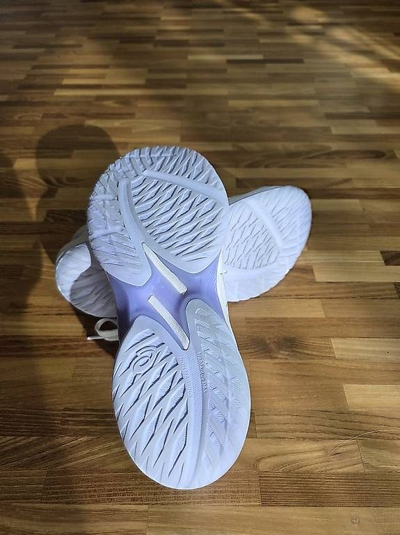 Asics Damenschuhe: ASICS Beyond Damen Hallenschuh, 39.5 – Gebraucht aus Luzern von Siimii 2