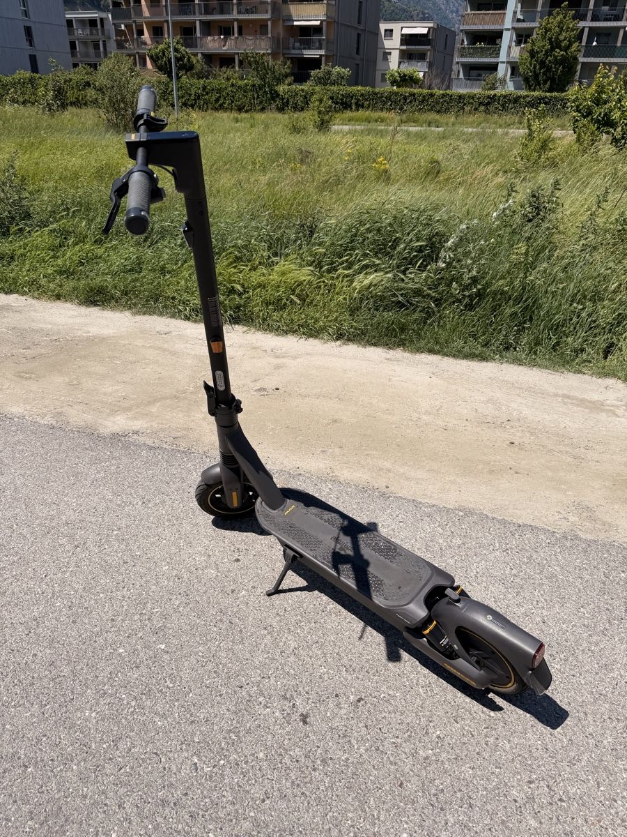 Scooter: Trottinette électrique Ninebot Max g2 – Usato da Martigny venduto da flo_rn6s 1