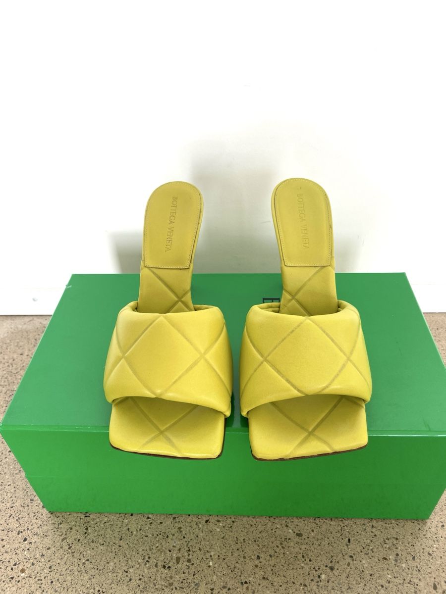 Bottega Veneta Damenschuhe: Bottega Veneta Lido Mules – Neu (gemäss Beschreibung) aus Stäfa von Nicole093