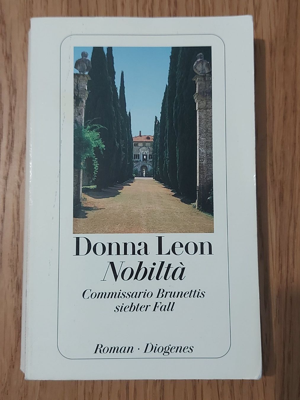 Libri: 2 Donna Leon Romane – Usato da Zürich venduto da Atad