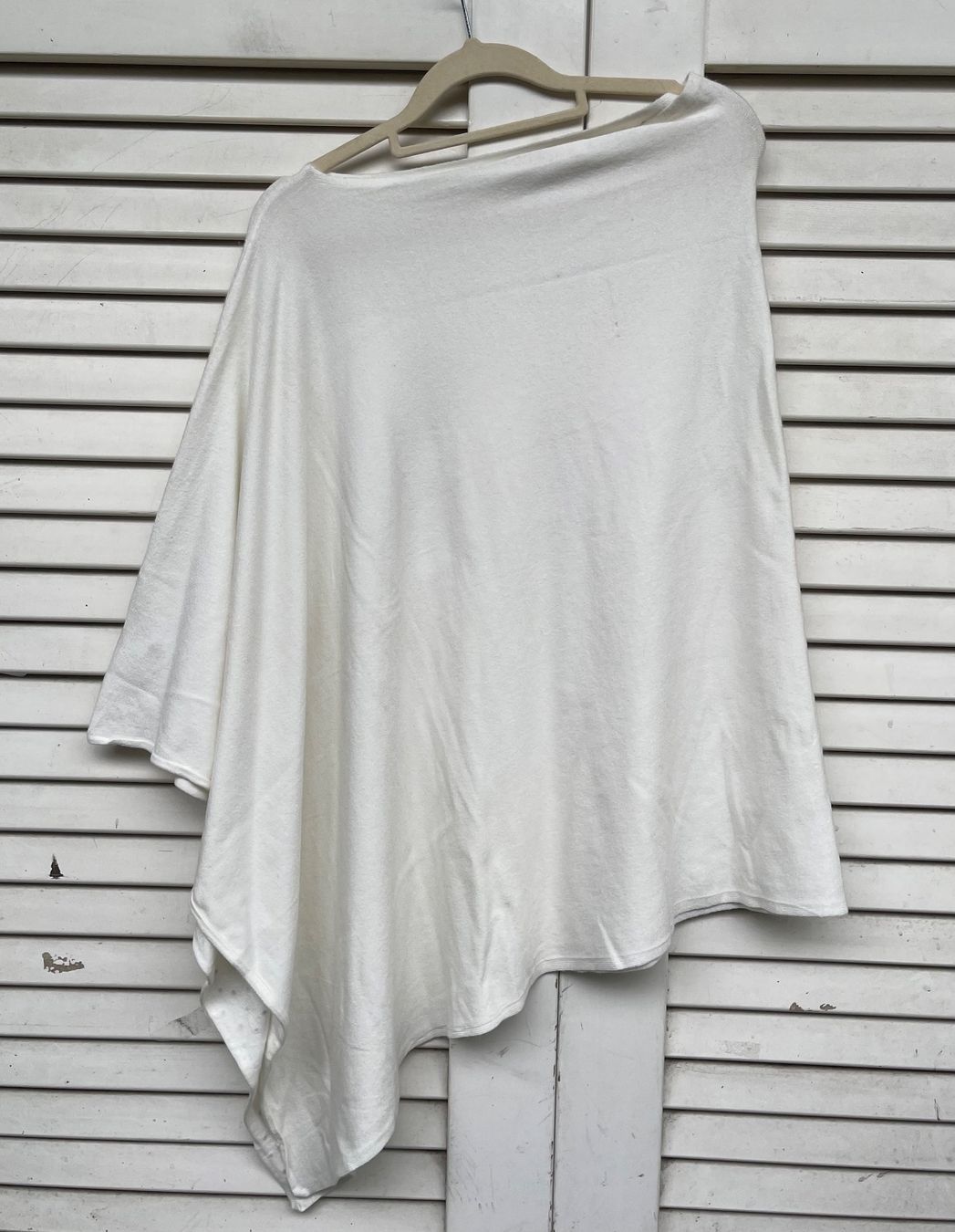 Maglioni & Felpe: Super schöner Glitzer-Poncho! – Usato da Basel venduto da Tashina 1