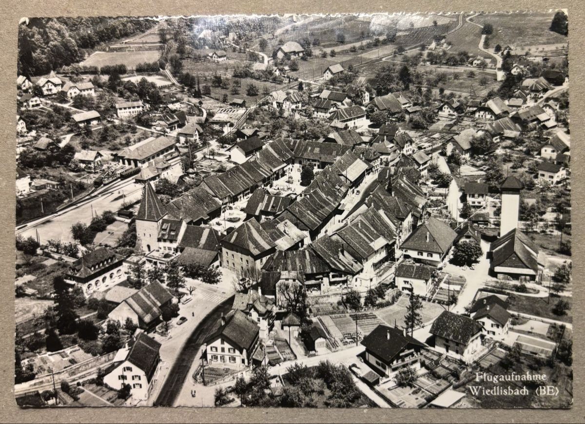 Cartoline postali: Flugaufnahme Wiedlisbach BE – Usato da Luzern venduto da Balbel