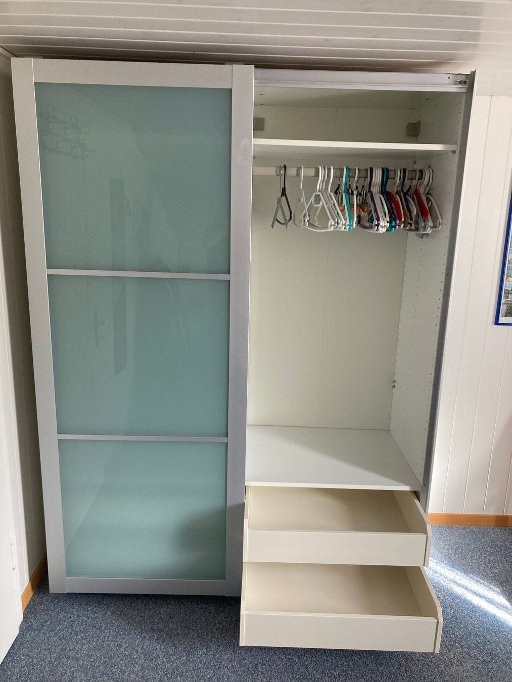Schränke: Kleiderschrank – Gebraucht aus St.Gallen von powderturn 1