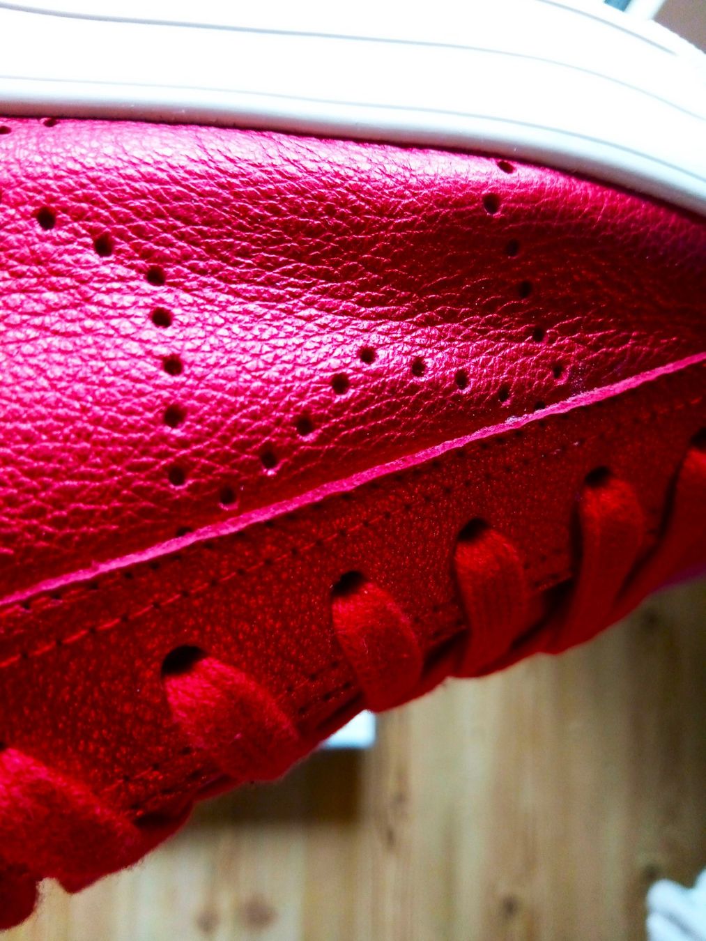 Damenschuhe: Rote Leder Sneaker von Andy Jillian – Neu (gemäss Beschreibung) aus Adliswil von ProperD 1