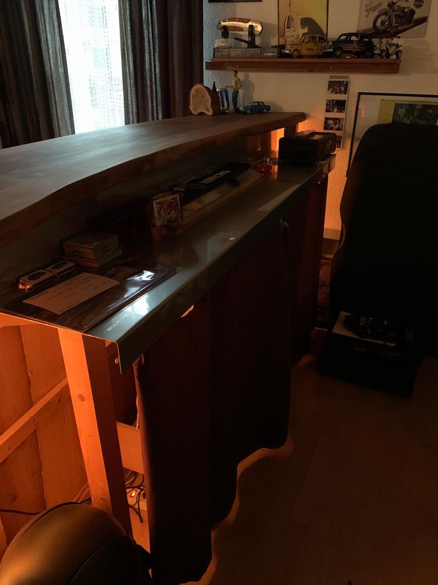 Equipement de magasin & Foires: Holzbar mit Deckplatte aus Nussbaumholz – D'occasion à Amriswil par Ka_Sc 5
