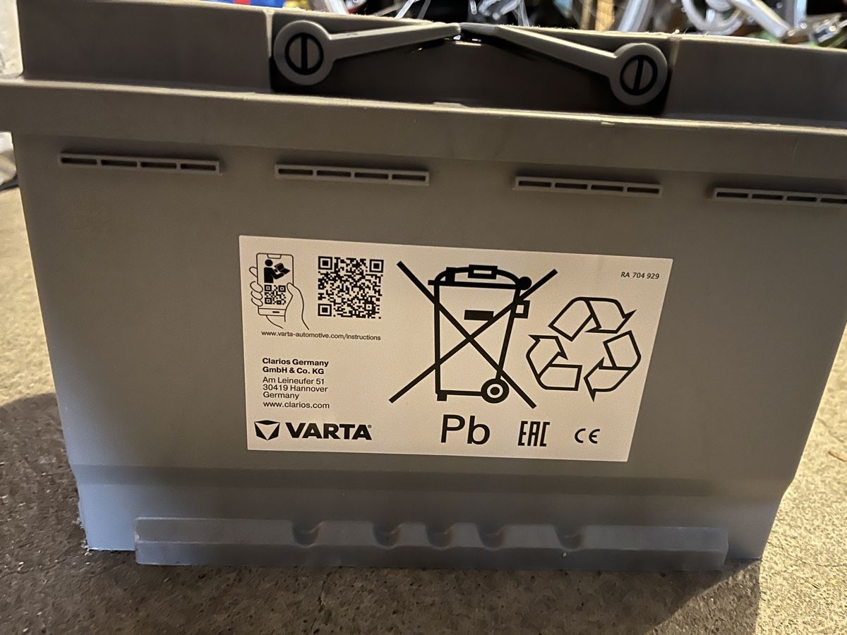 Varta Batterie: Autobatterie AGM, 70AH, 700A – Nuovo (secondo la descrizione) da Galgenen venduto da 8.6.lele 1