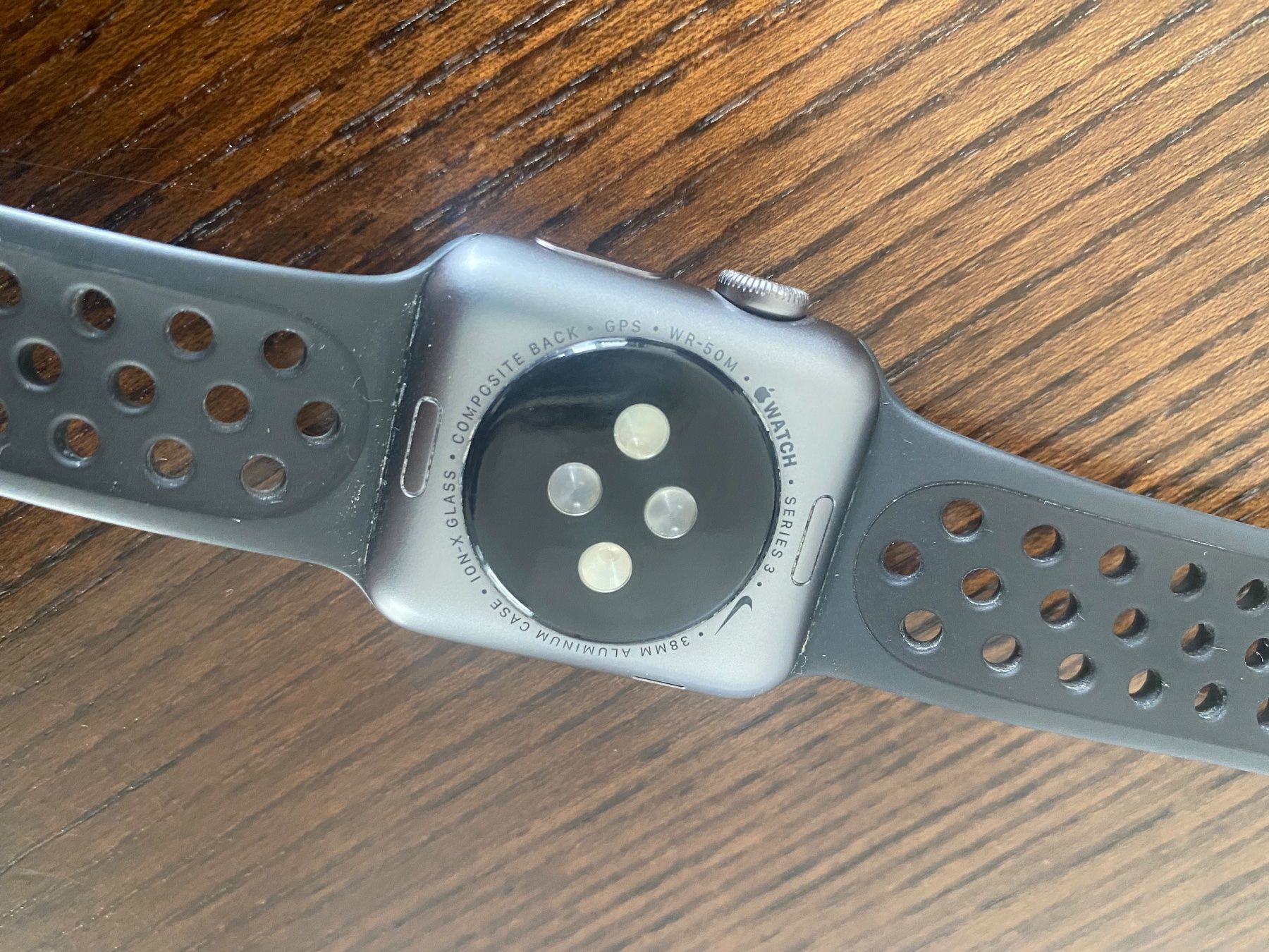 Apple Smartwatch: Apple Watch Series 3 38mm – Usato da Zürich venduto da sch_65yn 3