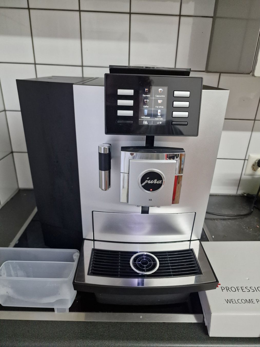 Jura Macchine per caffè & Macchine per espresso: Jura X8 platin – Usato da Romanshorn venduto da TopPcs