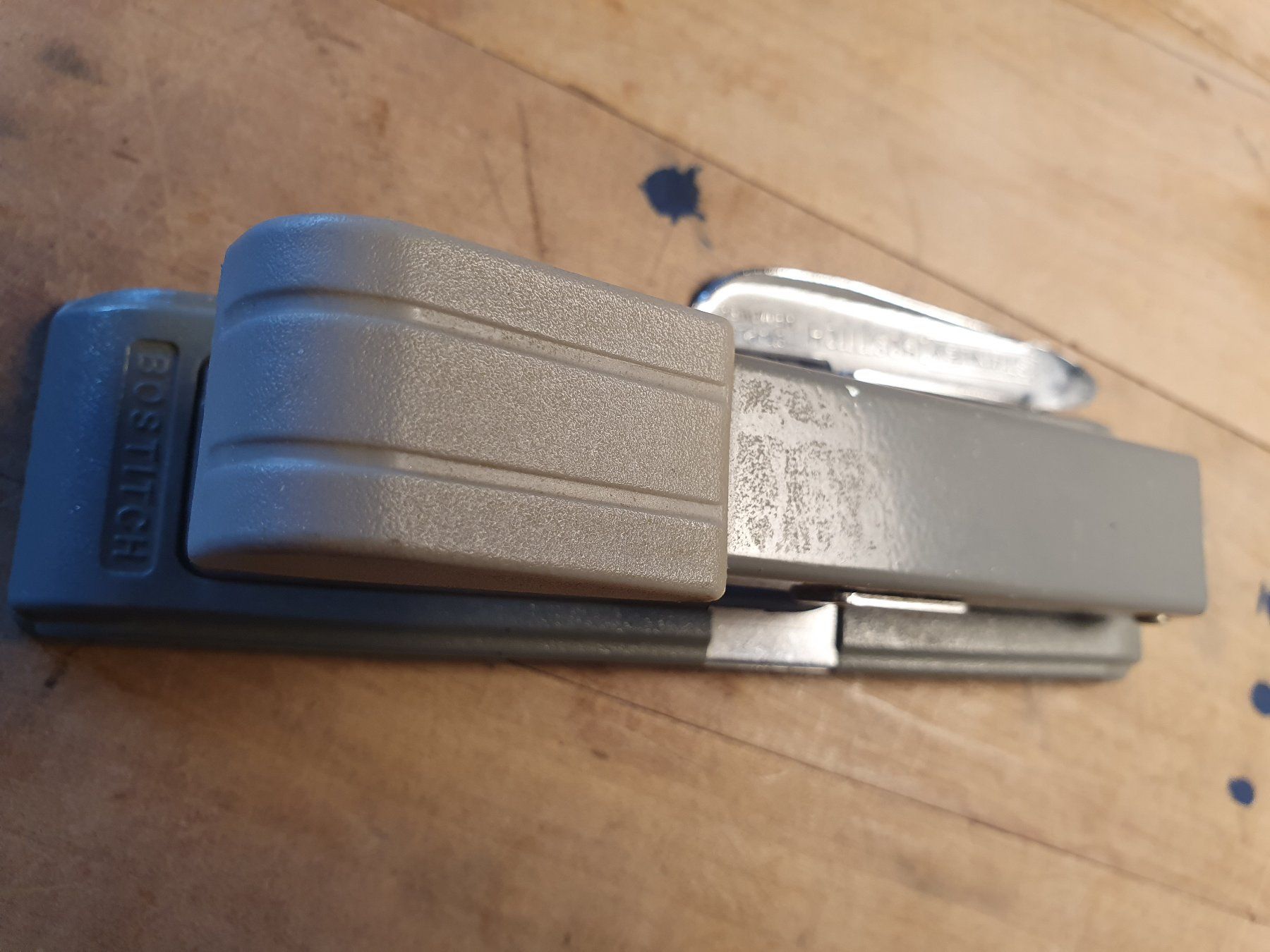 Stanley Tutti gli attrezzi: Stanley Bostitch grau – Usato da Zürich venduto da loosebone 1