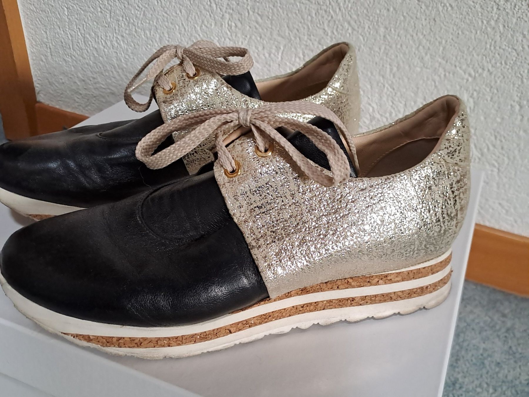 Scarpe da donna: Spezieller Damenschuh Gr. 38, NP 298.-- – Usato da Frauenfeld venduto da Andadaa