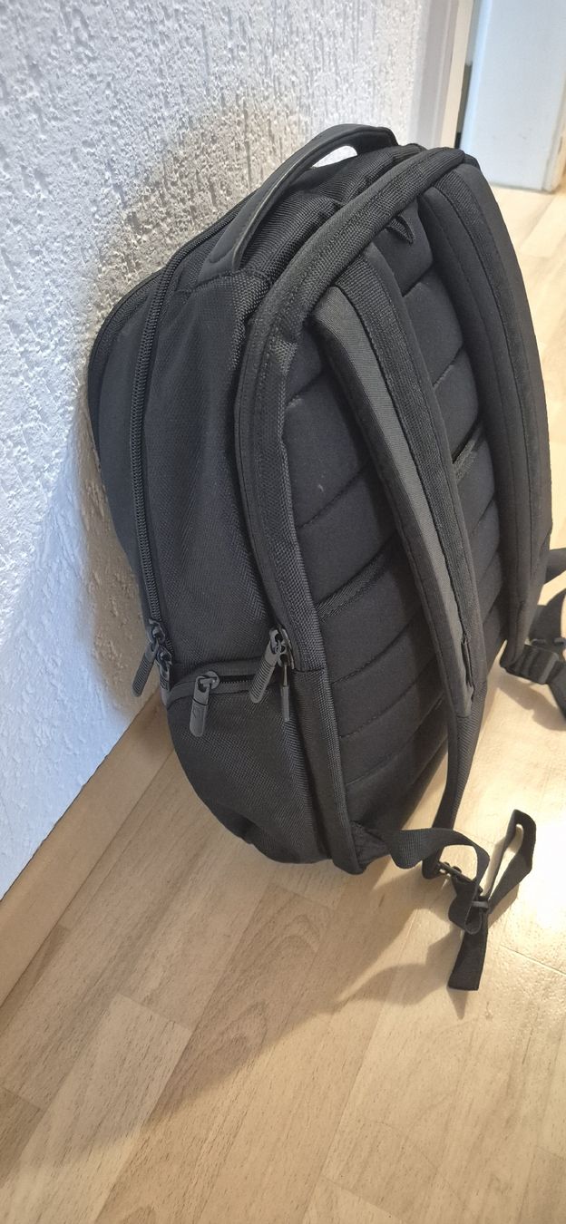 Victorinox Zaini: Victorinox Rucksack schwarz – Usato da Schwyz venduto da Vesparider01 3