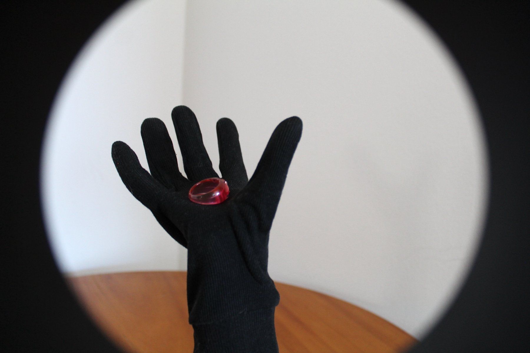 Anelli: Kunststoff Ring mit Strasssteine , Gr. 58-18.5 – Usato da Locarno venduto da madame-tus-sauds 2