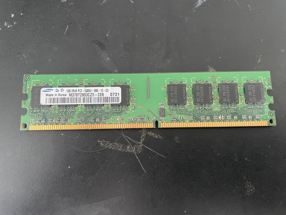 Samsung Memoria / RAM: Samsung DDR2 Ram 1 gb – Usato da Brüttisellen venduto da kormanb