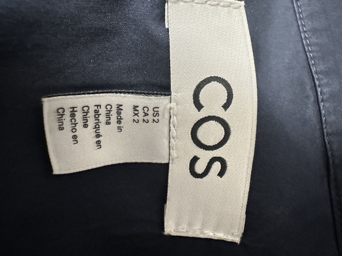 Cos Camicette: Dunkelblaues COS Hemd Grösse 34 / XS – Nuovo (secondo la descrizione) da Glattbrugg venduto da SMusic98 5