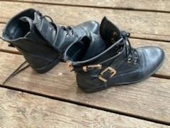 schwarze stieflette gr.39 mit goldenen