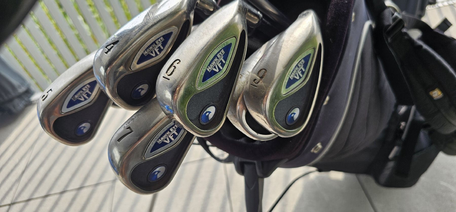 Clubs & Sets: Golfset komplett mit Bag, driver, Eisen, Putter     – D'occasion à Luzern par C12 1