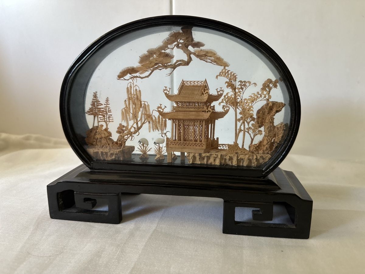 Xilografie: Chinesische Holzschnitzerei mit Pagode und Baum, Nr. 213 – Usato da Zürich venduto da Chaeffeler