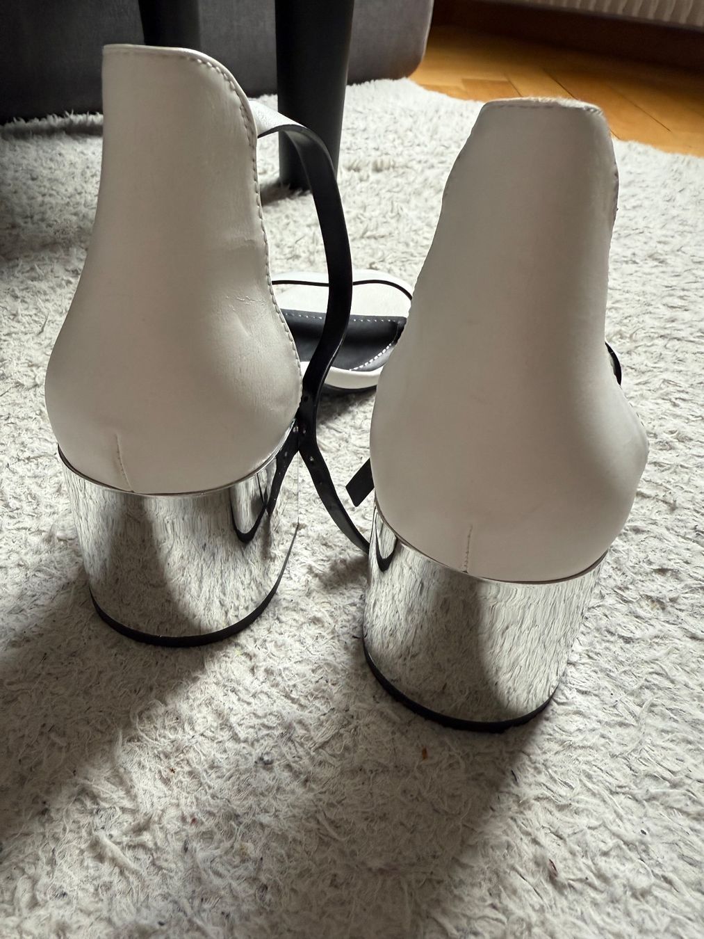 Bershka Damenschuhe: Damen Sandalette Bershka Größe 39 – Gebraucht aus Luzern von sarahxtwilight 1